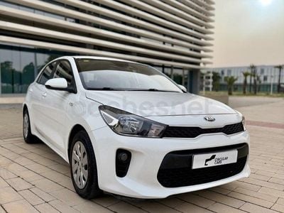 Usado Kia Rio 84 CV (61 kW) 2020 Blanco Berlina