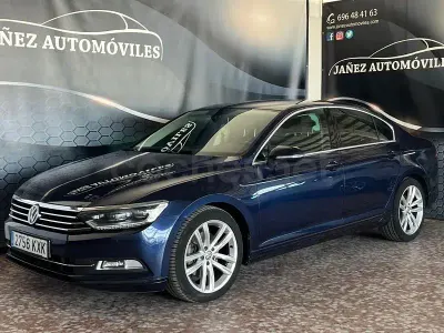 Usado VW Passat 150 CV (110 kW) 2019 Azul Berlina