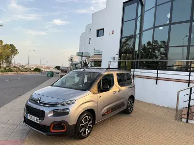 Usado Citroën Berlingo Business Class 102 CV (75 kW) 2021 Gris / plata Monovolumen