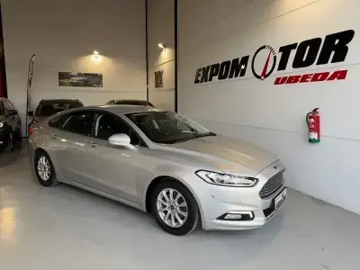 Usado Ford Mondeo Business Edition 120 HP (88 kW) 2017 Cinzento