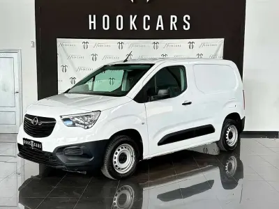 Usado Opel Combo 75 CV (55 kW) 2020 Blanco Monovolumen