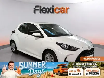 Usado Toyota Yaris Comfort 72 CV (52 kW) 2023 Blanco Utilitario
