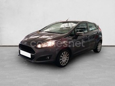 Gris / plata Usado 2016 Ford Fiesta Trend Berlina | 6995 € (Precio justo)