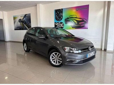 Usado VW Golf VII Advance 116 CV (85 kW) 2020 Gris Utilitario