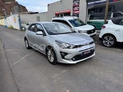Gris / plata Usado 2023 Kia Rio Berlina | 13.990 € (Precio justo)