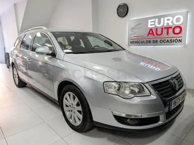 Usado VW Passat Advance 140 CV (102 kW) 2008 Gris / plata Familiar