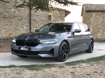 Usado BMW 520 Comfort Edition 190 CV (139 kW) 2023 Gris / plata Familiar
