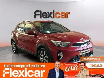 Usado Kia Stonic 100 CV (73 kW) 2024 Rojo SUV