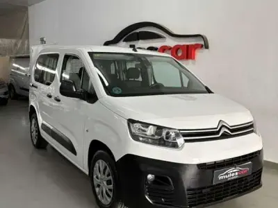 Usado Citroën e-Berlingo Live 102 CV (75 kW) 2022 Blanco Monovolumen