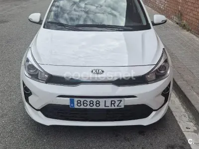 Usado Kia Rio 84 CV (61 kW) 2021 Blanco Berlina