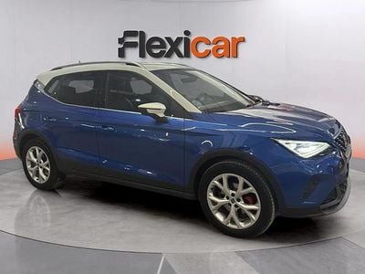 Używany Seat Arona FR 110 KM (80 kW) 2022 Niebieski SUV