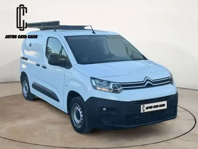 Usado Citroën Berlingo 102 CV (75 kW) 2021 Blanco Monovolumen