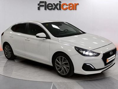 Käytetty Hyundai i30 120 HP (88 kW) 2018 Valkoinen Sedan