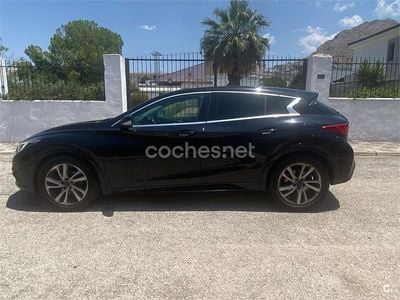 Infiniti Q30