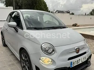 Usado Abarth 595 165 CV (121 kW) 2022 Gris / plata Berlina