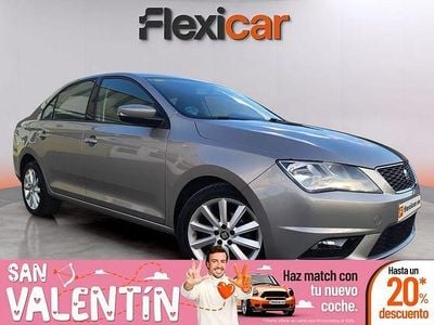 Usado Seat Toledo Reference 95 CV (69 kW) 2018 Gris / plata Berlina