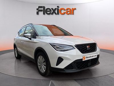 Usado Seat Arona Style 110 CV (80 kW) 2023 Blanco SUV