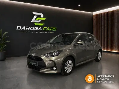 Usado Toyota Yaris 125 CV (91 kW) 2022 Verde Utilitario