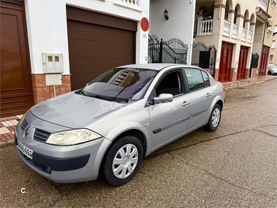 Gris / plata Usado 2004 Renault Mégane II Dynamique Berlina | 2199 € (Buen precio)