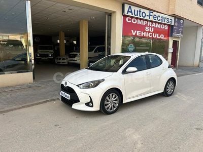 Blanco Usado 2022 Toyota Yaris Hybrid Active Berlina | 17.800 € (Precio justo)