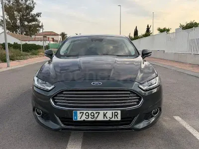 Usado Ford Mondeo ST-Line 160 CV (117 kW) 2018 Azul Berlina