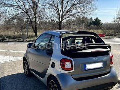 Usado Smart ForTwo Cabrio 90 CV (66 kW) 2017 Gris / plata Descapotable