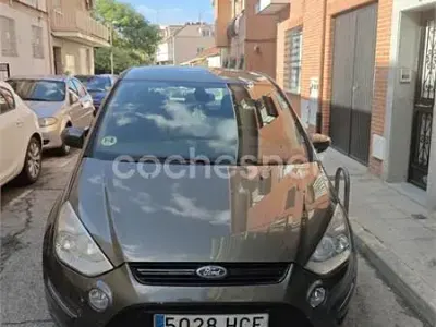 Używany Ford S-MAX Trend 140 KM (102 kW) 2011 Zielony Minivan