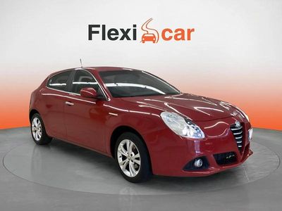 Usado Alfa Romeo Giulietta Distinctive 120 CV (88 kW) 2015 Rojo Utilitario