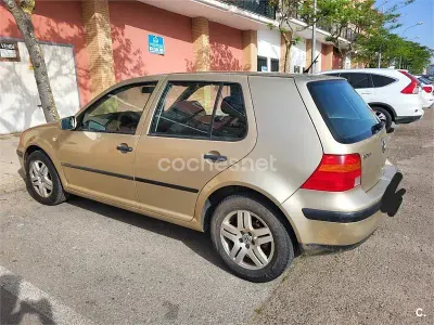 Usado VW Golf IV Conceptline 110 CV (80 kW) 2003 Beige Berlina