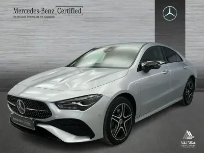 Usado Mercedes CLA250e AMG line 218 CV (160 kW) 2025 Plata hightech Coupe