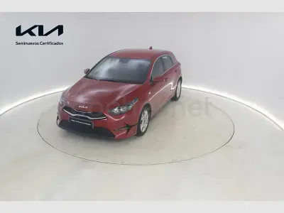 Usado Kia Ceed 120 CV (88 kW) 2022 Rojo Utilitario