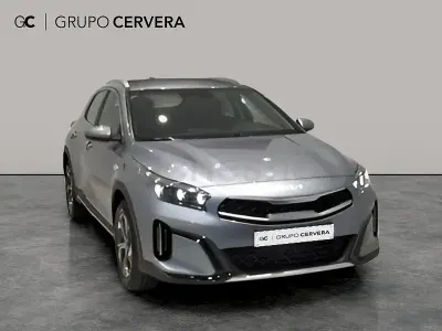 Usado Kia XCeed 100 CV (73 kW) 2025 Gris / plata SUV