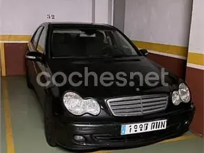 Usado Mercedes C220 Classic 150 HP (110 kW) 2006 Preto Sedan