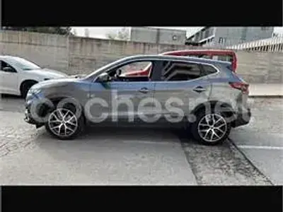 Usado Nissan Qashqai Tekna 130 CV (95 kW) 2018 Gris / plata SUV