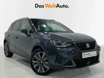 Käytetty Seat Arona FR 115 HP (84 kW) 2024 Harmaa Katumaasturi
