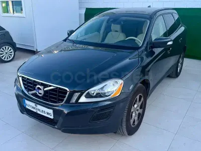 Usado Volvo XC60 Kinetic 136 CV (100 kW) 2013 Azul SUV
