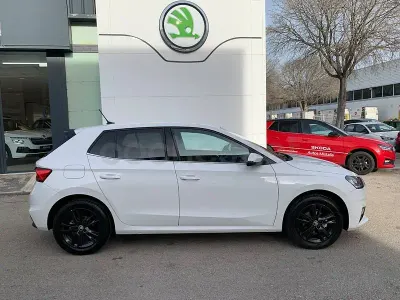Käytetty Skoda Fabia Sport 95 HP (69 kW) 2023 Valkoinen Viistoperä