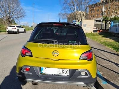 Usado Opel Adam Rocks 87 CV (63 kW) 2015 Amarillo Utilitario