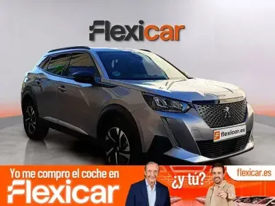 Usado Peugeot 2008 Allure 130 CV (95 kW) 2021 Gris SUV