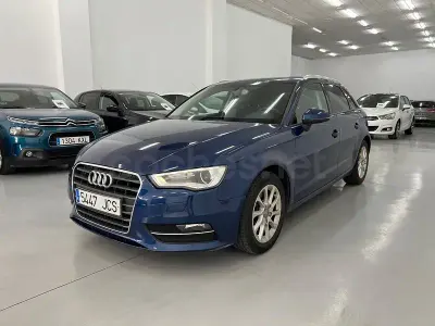 Usado Audi A3 110 CV (80 kW) 2015 Azul Berlina