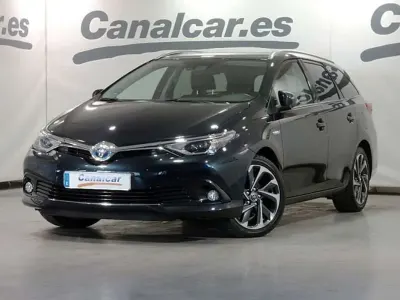 Usado Toyota Auris Touring Sports Active 136 CV (100 kW) 2016 Azul Familiar