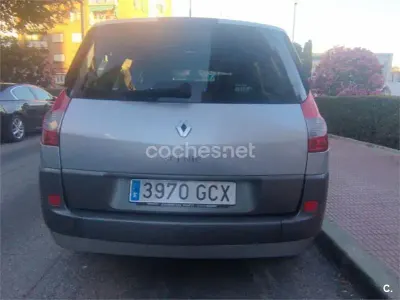 Usado Renault Scenic E-Tech Dynamique 130 CV (95 kW) 2008 Gris / plata Monovolumen