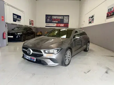 Usado Mercedes CLA200 Shooting Brake 150 CV (110 kW) 2020 Gris / plata Familiar