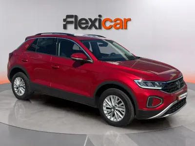 Usado VW T-Roc Life 110 CV (80 kW) 2022 Rojo SUV