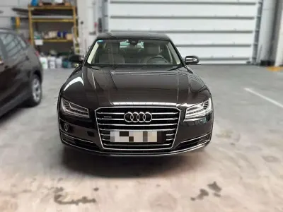 Usado Audi A8 Comfort 262 CV (192 kW) 2014 Negro Berlina