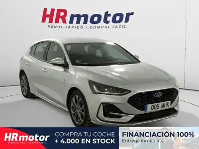 Usado Ford Focus ST-Line 125 CV (91 kW) 2023 Gris / plata Berlina