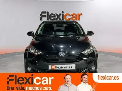 Usado Toyota Yaris Hybrid Active 116 CV (85 kW) 2023 Negro