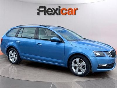 Usado Skoda Octavia 116 CV (85 kW) 2019 Azul Familiar