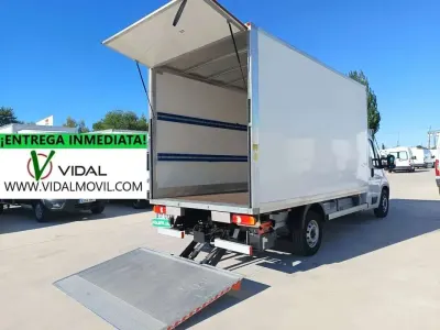 Usado Fiat Ducato 140 CV (102 kW) 2023 Blanco Van