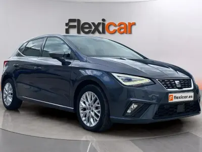 Usado Seat Ibiza 116 CV (85 kW) 2024 Azul Utilitario